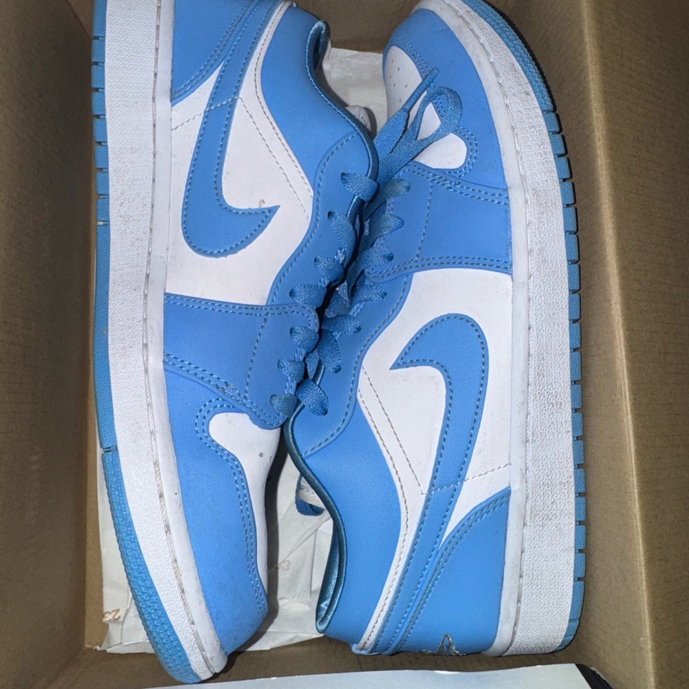 Jordan 1s Low UNC